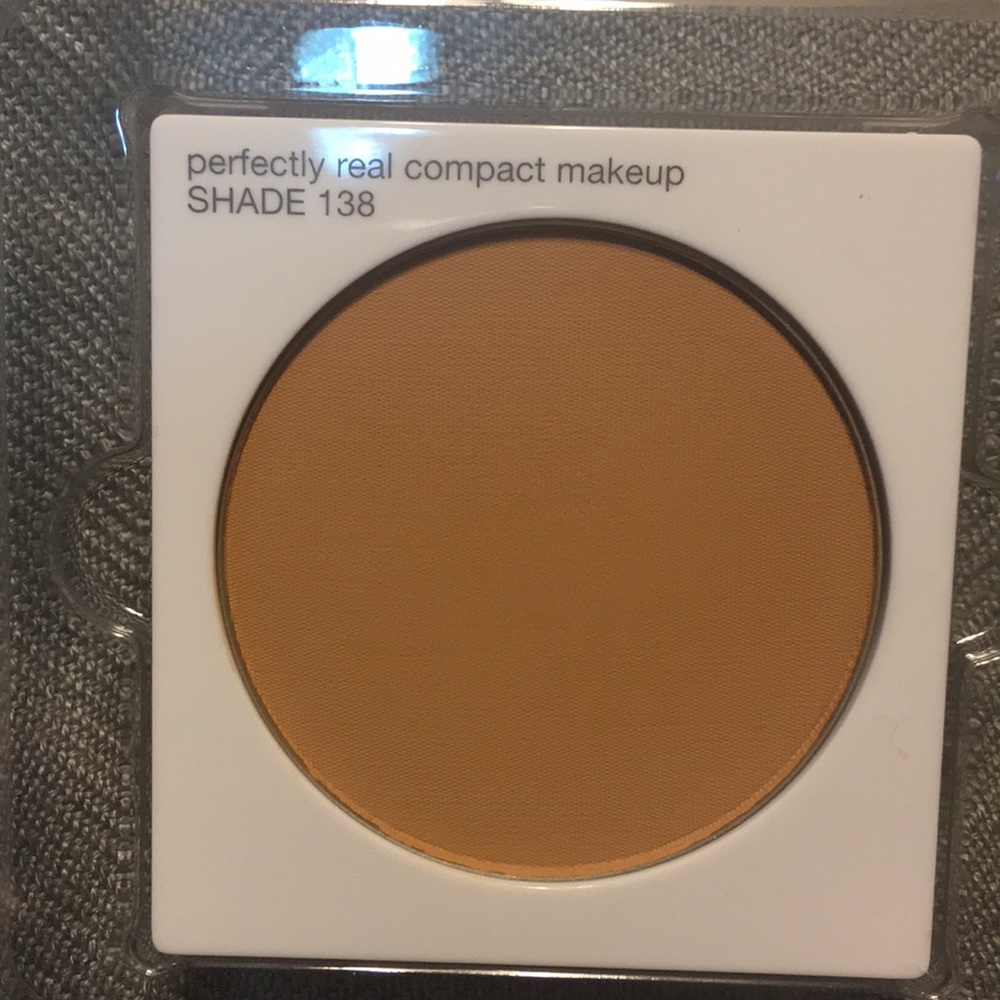 Clinique Perfectly Real Foundation